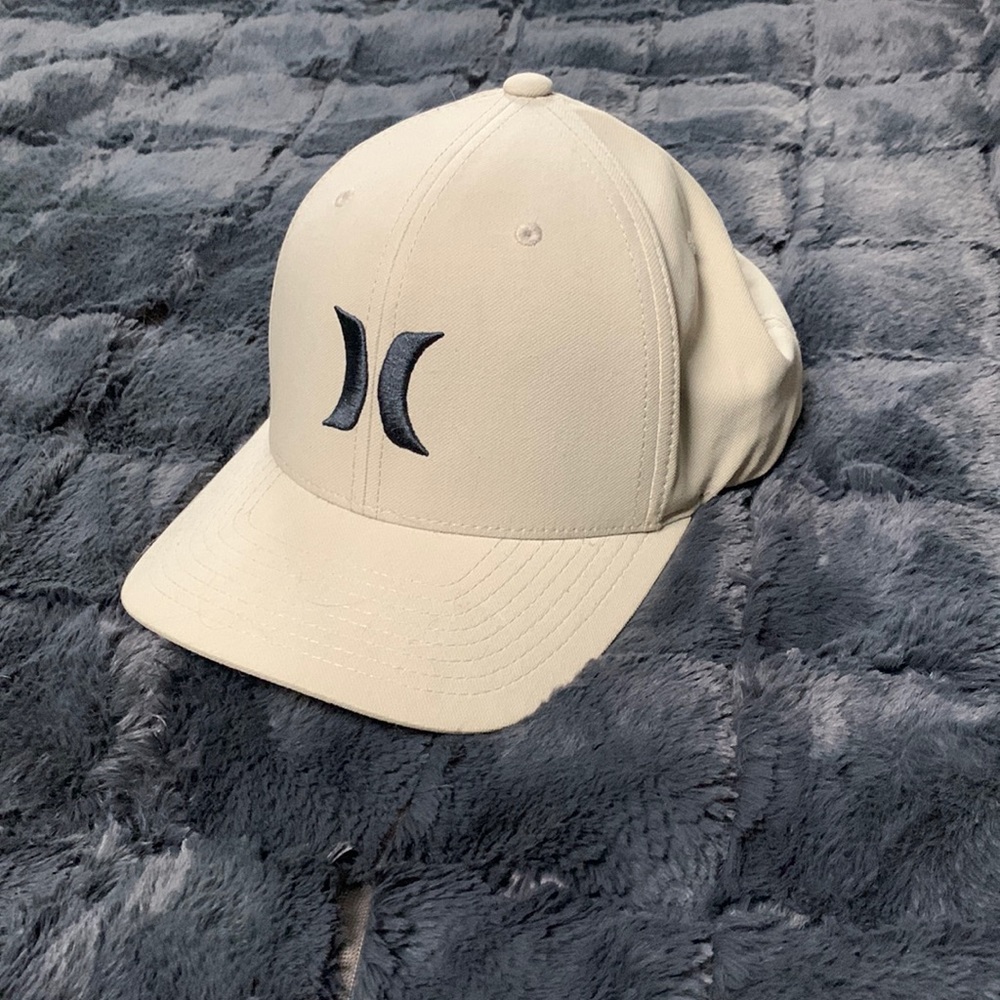 Hurley Flexfit hat S-M tan